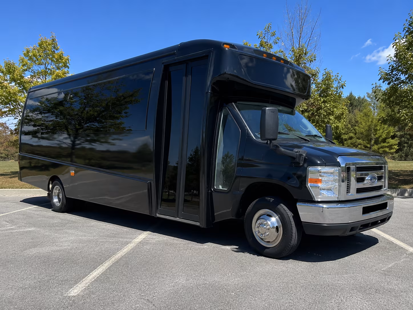 corporate and employee shuttle buses serving hanford businesses