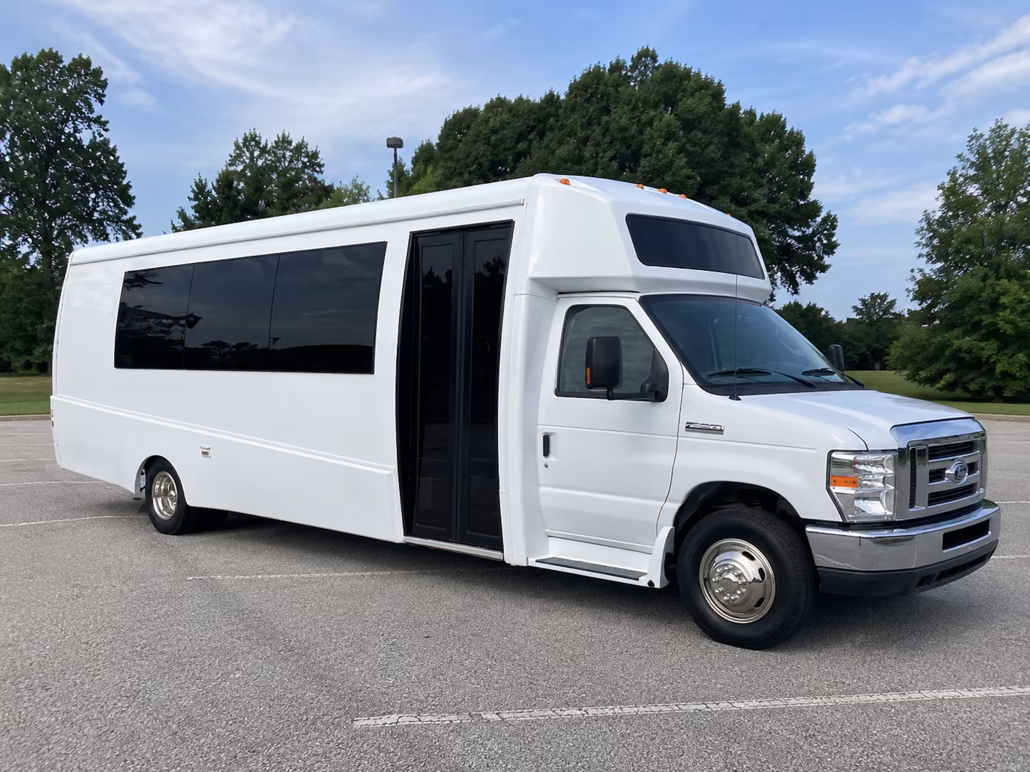 hanford 18 passenger party bus